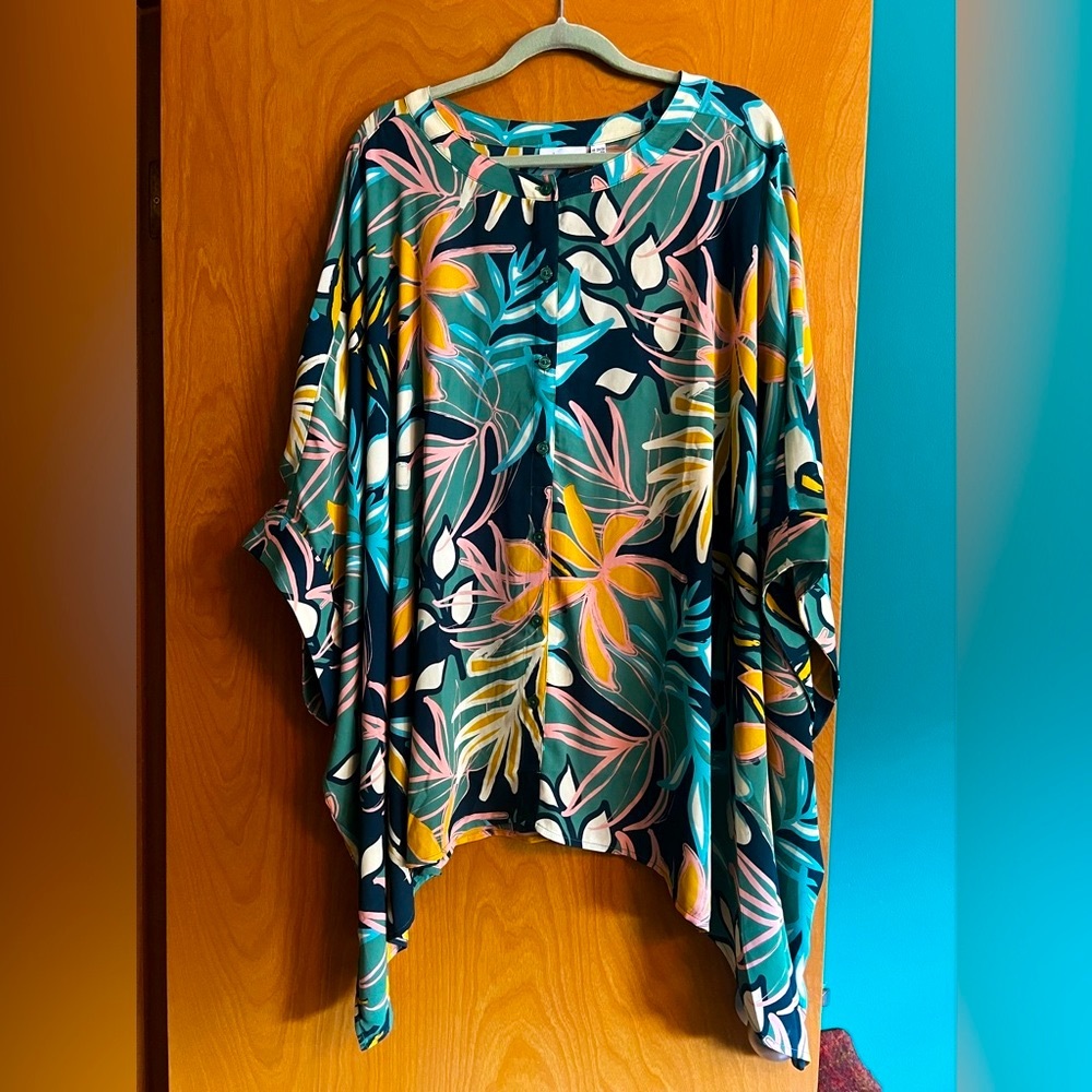 Denim & Co. Printed Georgette
Caftan Tunic size 2x/3x - Picture 2 of 8